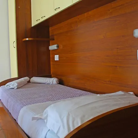 Apartment Locazione Turistica Carioca.2 *